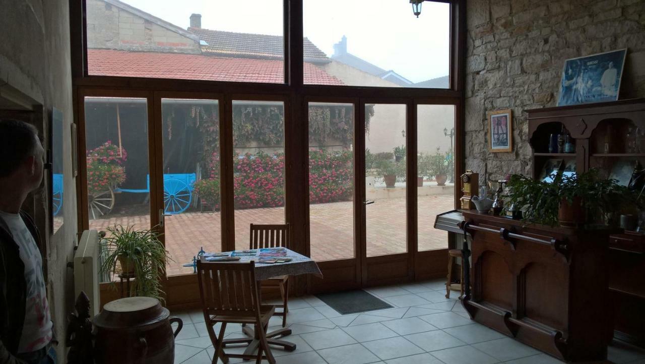 Bed and Breakfast La Ferme Du Grand Faubourg Pont-de-Vaux Zewnętrze zdjęcie